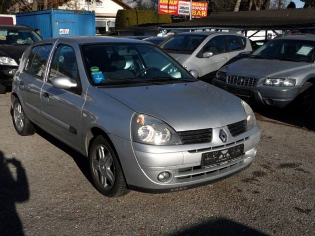 Gebraucht Renault Clio II 75 PS (55 kW) 2005 Silber metallic Kleinwagen
