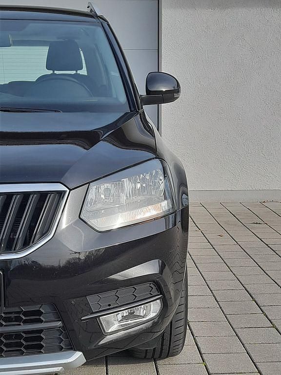 Schwarz Gebraucht 2017 Skoda Yeti SUV | 16.999 € (Teuer) - Bild 1/4