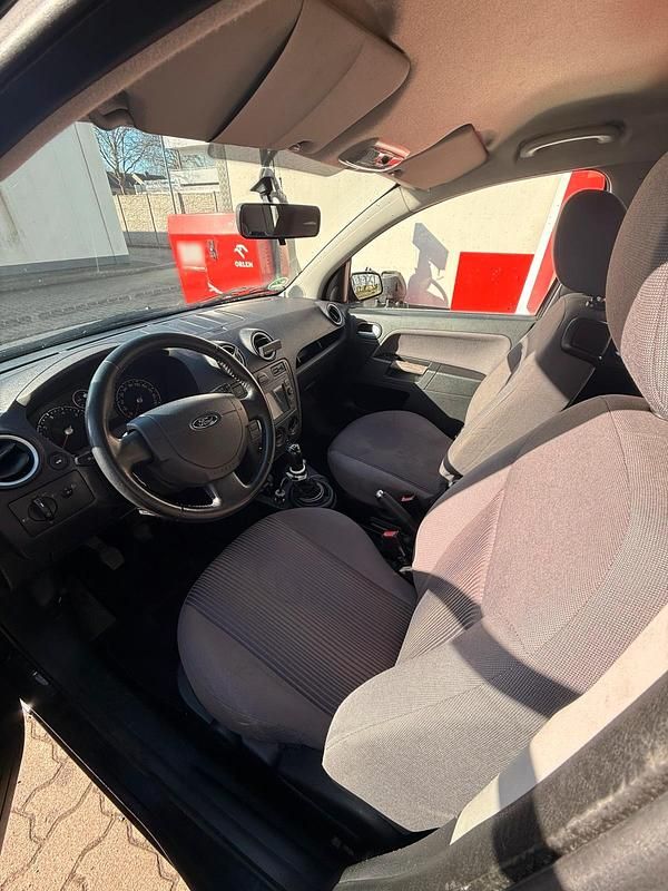 Second-hand Ford Fusion 80 CP (58 kW) 2006 Negru Hatchback