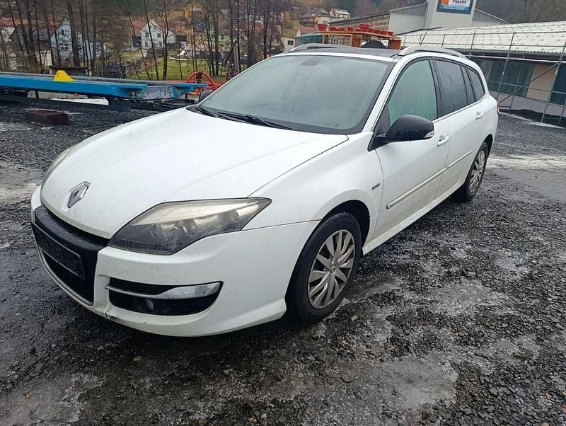 Weiß Gebraucht 2012 Renault Laguna III Bose Edition Kombi | 2.200 € (Fairer Preis) - Bild 1/4