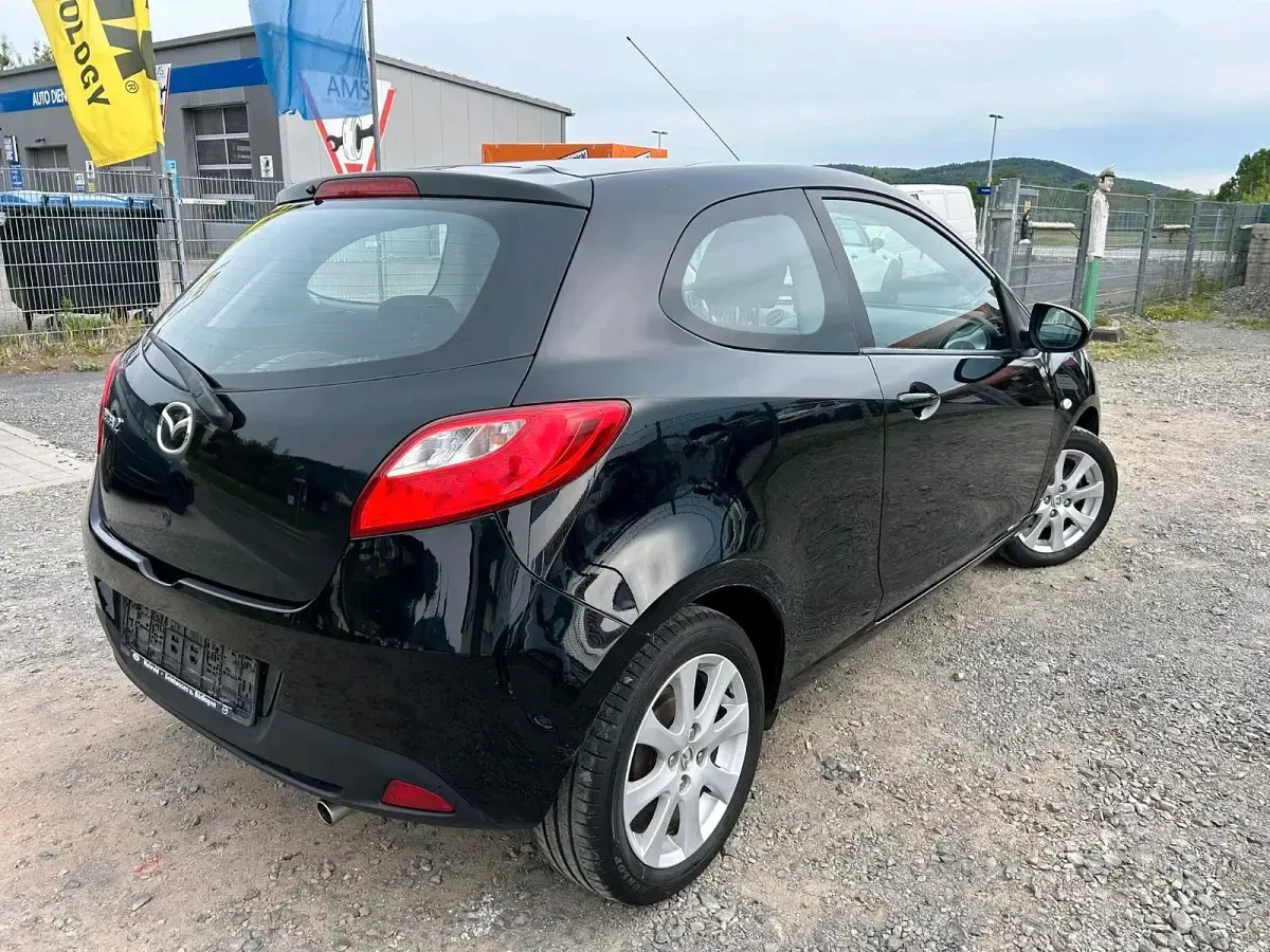 Używany Mazda 2 86 KM (63 kW) 2009 Czarny Hatchback