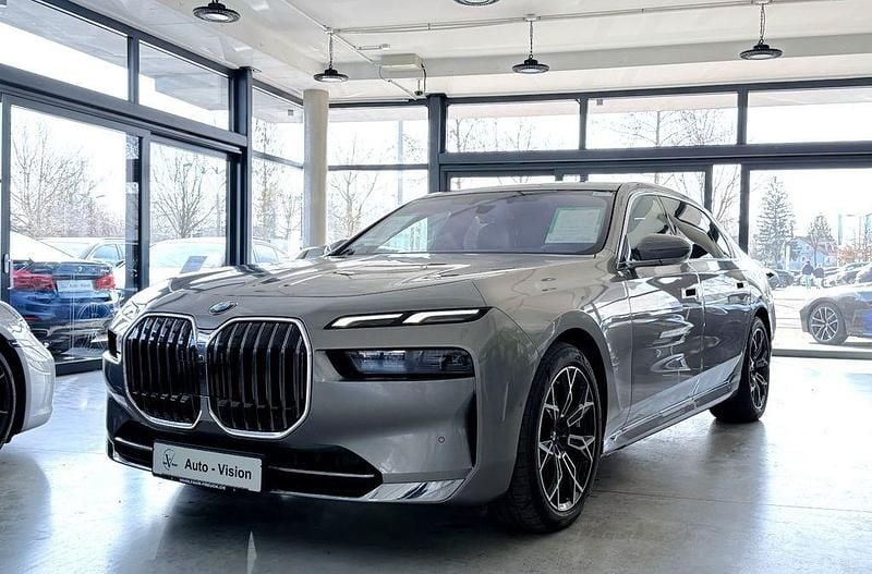 Gebraucht BMW 740 286 PS (210 kW) 2022 Grau Limousine