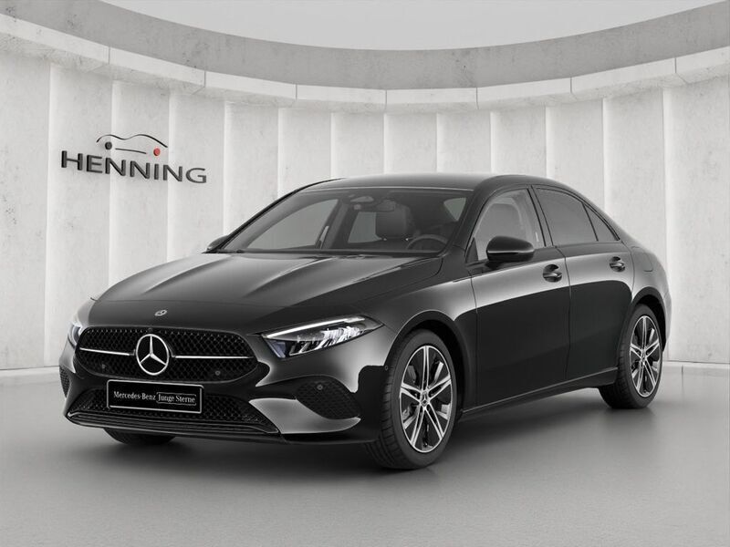 Schwarz Gebraucht 2024 Mercedes A200 Night Limousine | 33.480 € (Fairer Preis) - Bild 1/4