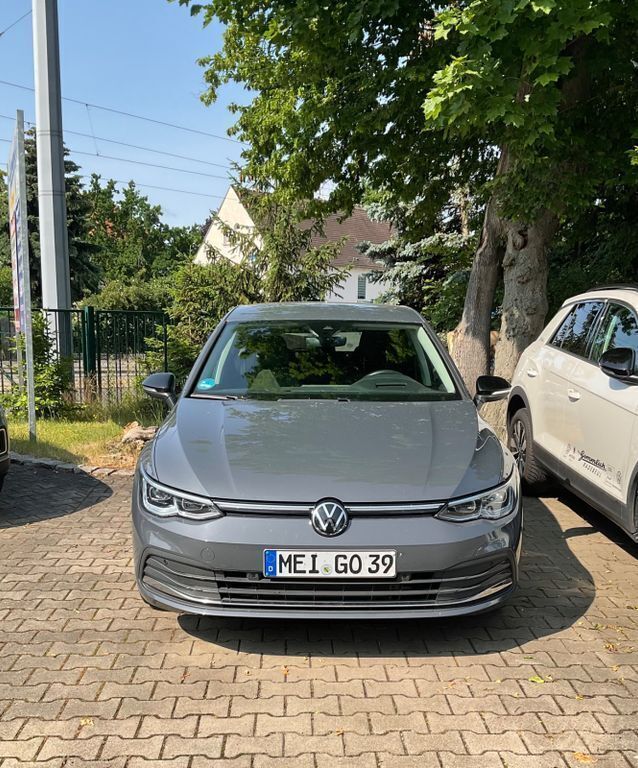 Gebraucht VW Golf VIII Move 150 PS (110 kW) 2023 Grau Limousine