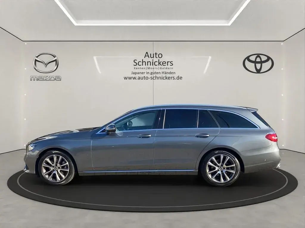 Gebraucht Mercedes E250 Avantgarde 211 PS (155 kW) 2018 Selenitgrau  metalliclack Kombi