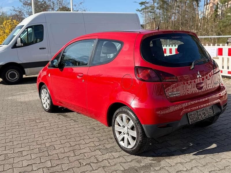 Gebraucht Mitsubishi Colt 95 PS (69 kW) 2011 Rot Kleinwagen