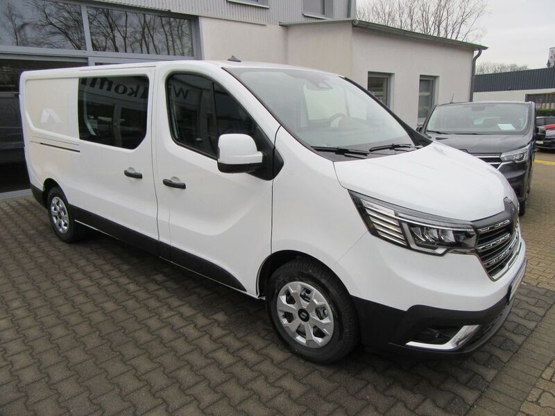 Neu Renault Trafic Komfort 150 PS (110 kW) 2025 Weiß Van / Kleinbus