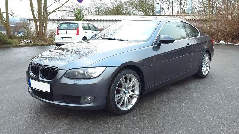 Grau Gebraucht 2007 BMW 325 Performance Coupé | 7.990 € (Fairer Preis) - Bild 1/4