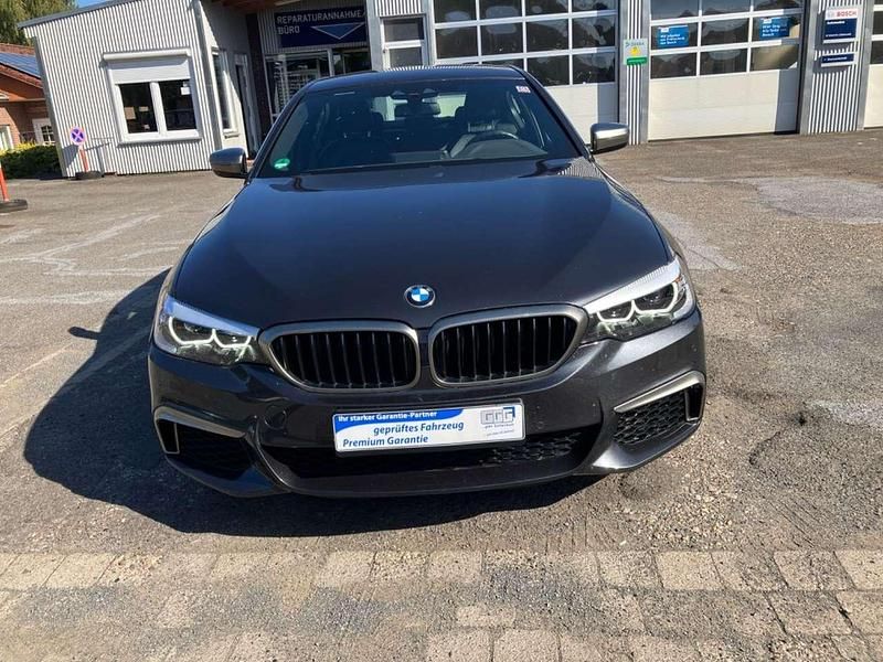 Gebraucht BMW 550 530 PS (389 kW) 2019 Sophistograu brillanteffekt me Limousine