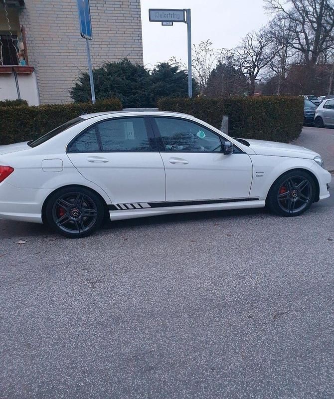 Gebraucht Mercedes C250 204 PS (150 kW) 2012 Weiß Limousine