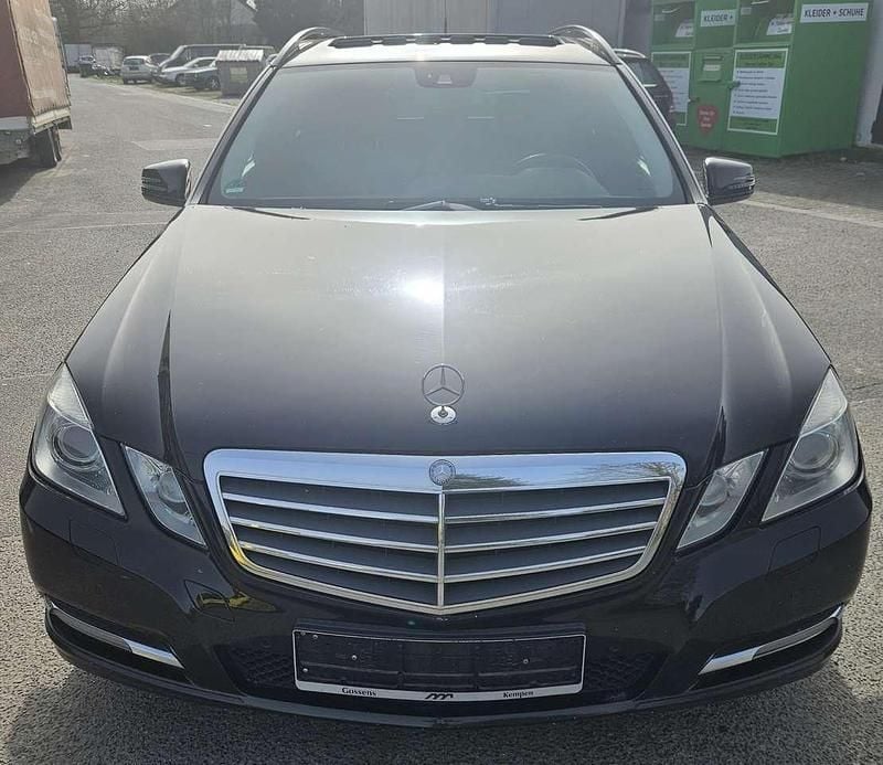 Gebraucht Mercedes E200 136 PS (100 kW) 2011 Schwarz Kombi