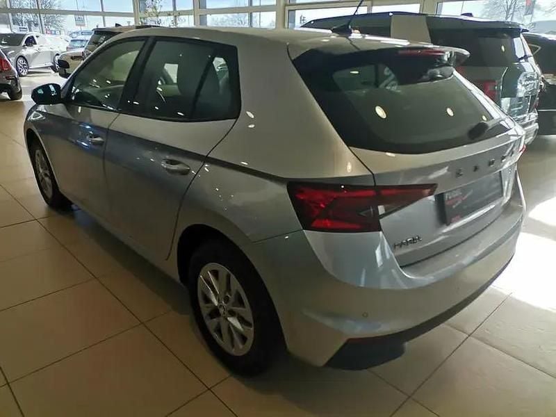 Gebraucht Skoda Fabia Selection 95 PS (69 kW) 2023 Brilliantsilber metallic Kleinwagen