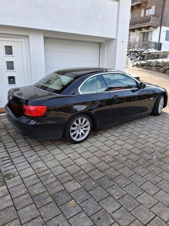 Gebraucht BMW 330 Cabriolet 245 PS (180 kW) 2011 Schwarz Cabrio
