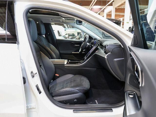 Weiß Gebraucht 2023 Mercedes C200 AMG Kombi | 37.240 € (Fairer Preis) - Bild 1/4