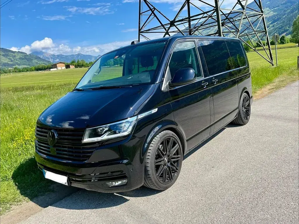 Gebraucht VW Multivan 204 PS (150 kW) 2023 Schwarz Van / Kleinbus