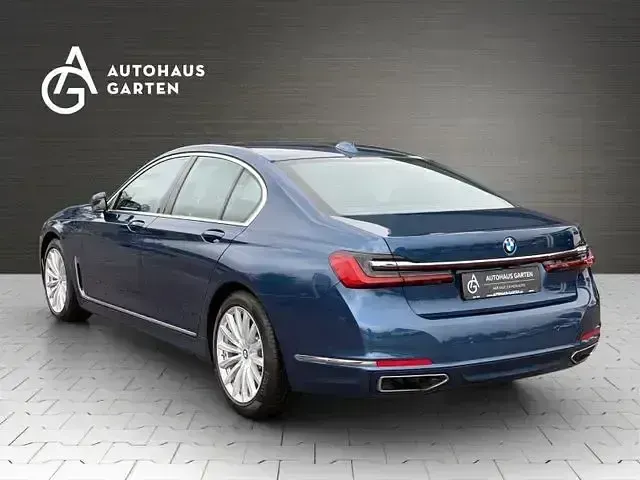 Gebraucht BMW 740 Sport Line 340 PS (250 kW) 2020 Blau Limousine
