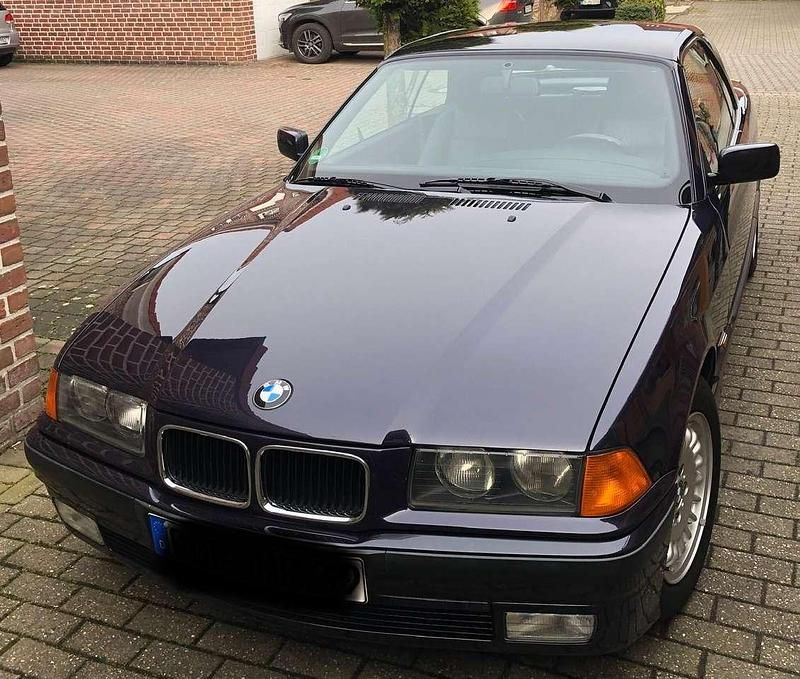 Gebraucht BMW 318 Cabriolet 116 PS (85 kW) 1995 Blau Cabrio