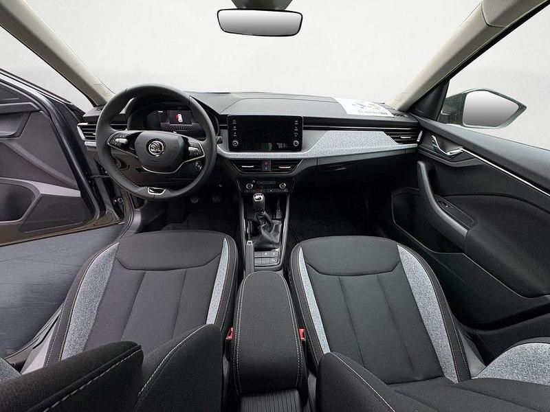 Gebraucht Skoda Kamiq Drive 95 PS (69 kW) 2025 Grau SUV
