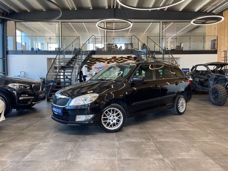 Schwarz Gebraucht 2011 Skoda Fabia Elegance Kombi | 4.499 € (Fairer Preis) - Bild 1/4