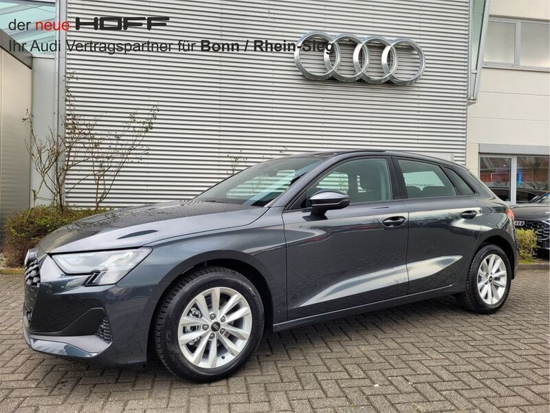 Grau Neu 2025 Audi A3 Sportback Limousine | 30.975 € (Guter Preis) - Bild 1/4