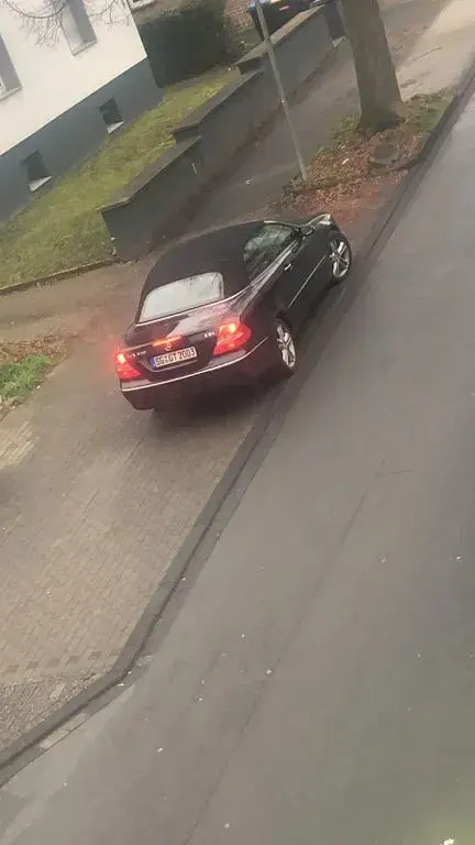 Gebraucht Mercedes CLK320 Avantgarde 224 PS (164 kW) 2008 Schwarz Cabrio