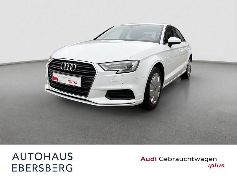 Weiß Gebraucht 2017 Audi A3 Business Limousine | 17.400 € (Etwas zu teuer) - Bild 1/4