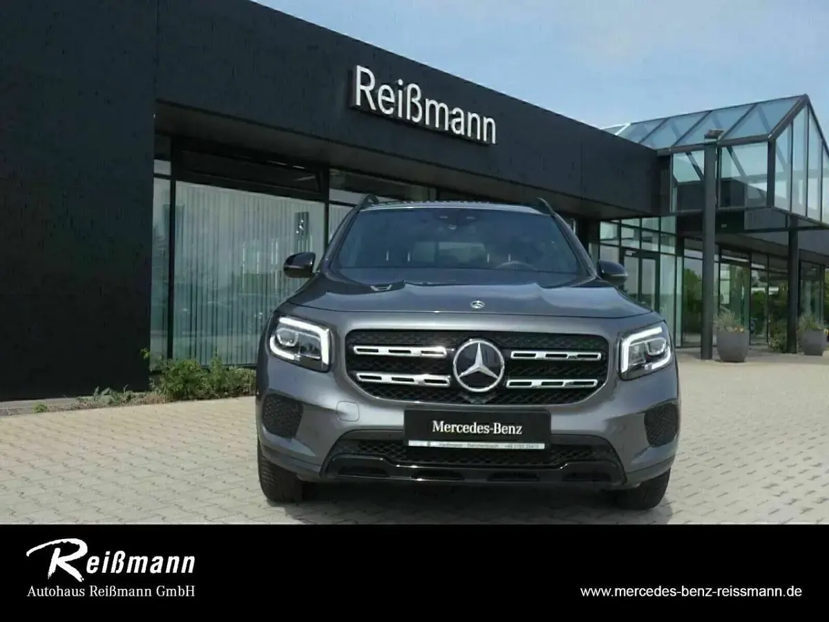 Gebraucht Mercedes GLB200 Progressive 163 PS (119 kW) 2023 Lack mountaingrau SUV