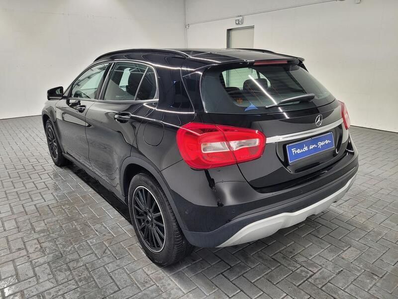 Gebraucht Mercedes GLA180 122 PS (89 kW) 2019 Schwarz (schwarz) SUV