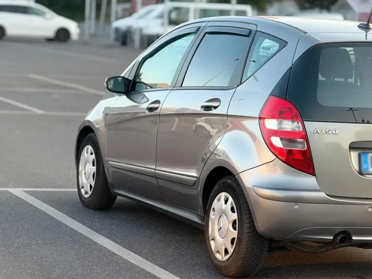 Gebraucht Mercedes A150 95 PS (69 kW) 2006 Gold Kleinwagen