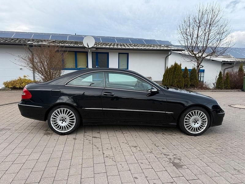 Gebraucht Mercedes CLK280 Avantgarde 231 PS (169 kW) 2008 Schwarz Coupé