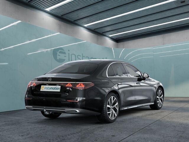 Gebraucht Mercedes E220 Avantgarde 197 PS (144 kW) 2024 Schwarz Limousine