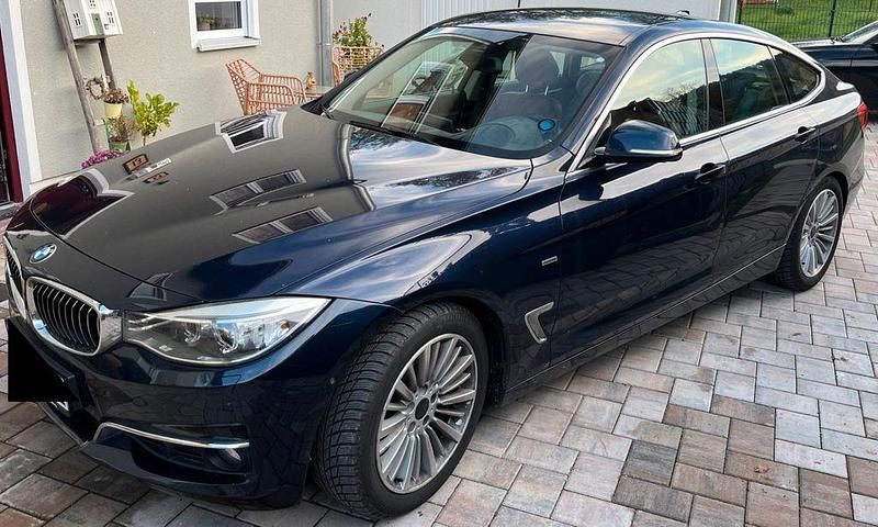 Blau Gebraucht 2013 BMW 320 Gran Turismo Luxury Line Limousine | 13.900 € (Guter Preis) - Bild 1/4