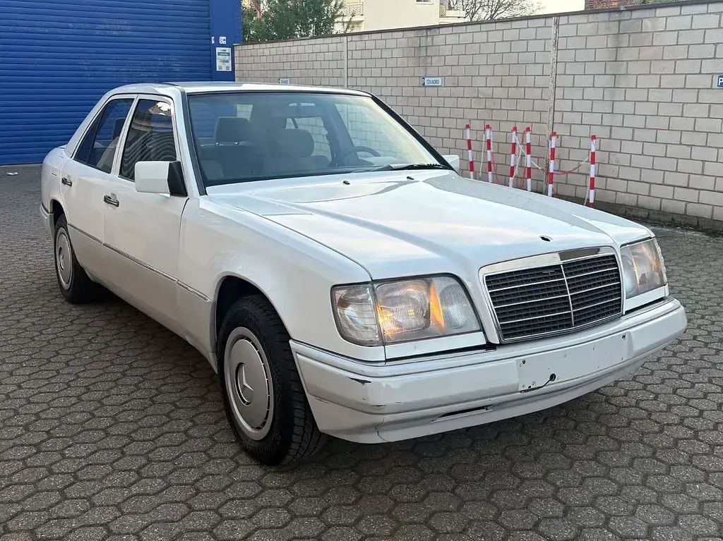 Usata Mercedes 200 75 CV (55 kW) 1994 Bianco Berlina