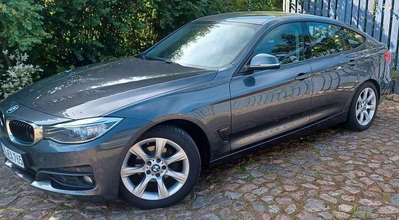 Grau Gebraucht 2015 BMW 318 Gran Turismo Limousine | 11.800 € (Fairer Preis) - Bild 1/4
