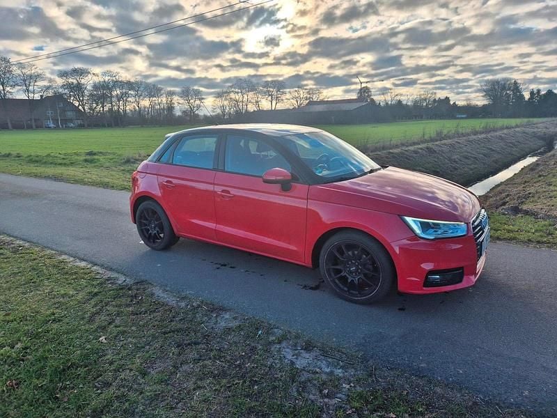 Second-hand Audi A1 90 CP (66 kW) 2015 Roșu Hatchback
