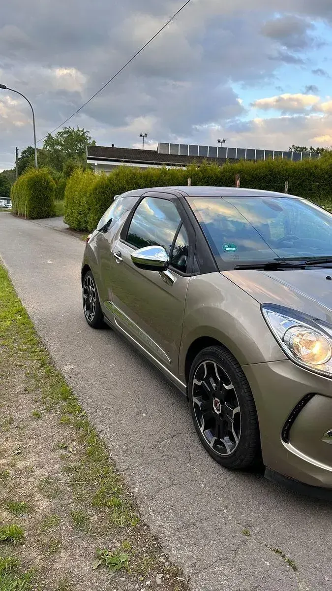 Gebraucht Citroën DS3 160 PS (117 kW) 2010 Gold Kleinwagen