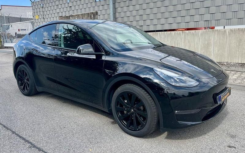 Schwarz Gebraucht 2022 Tesla Model Y Long Range AWD SUV | 28.990 € (Guter Preis) - Bild 1/4