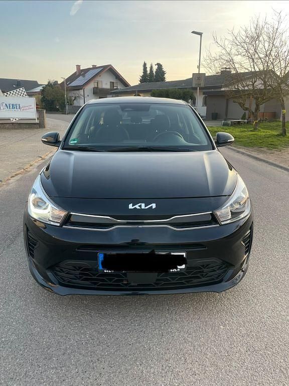 Gebraucht Kia Rio Vision 84 PS (61 kW) 2022 Schwarz Limousine