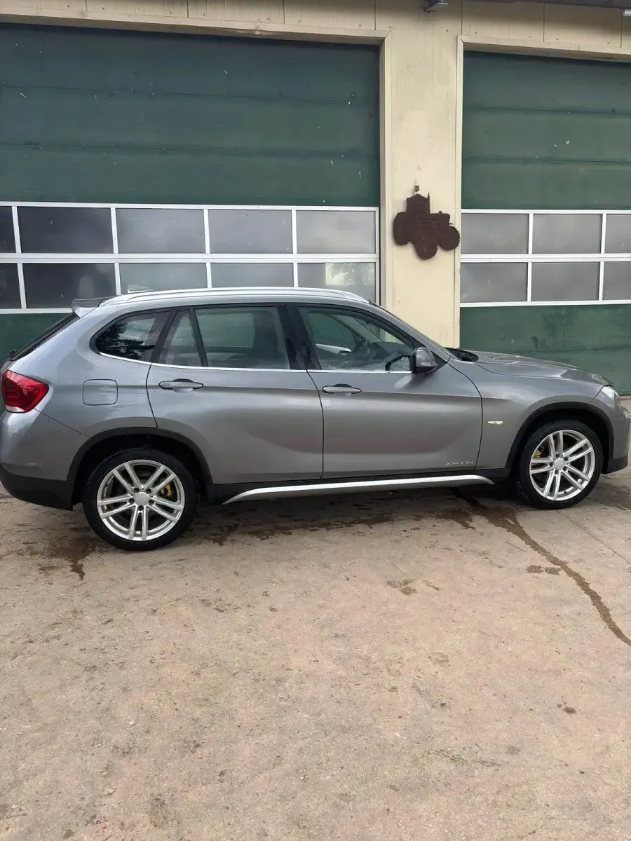 Second-hand BMW X1 204 CP (150 kW) 2012 Argintiu SUV