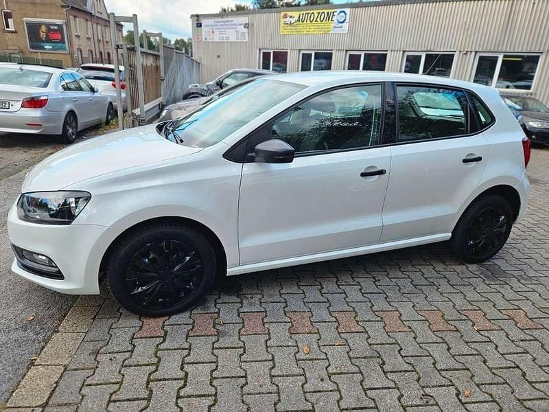 Gebraucht VW Polo Trendline 60 PS (44 kW) 2017 Weiß Kleinwagen