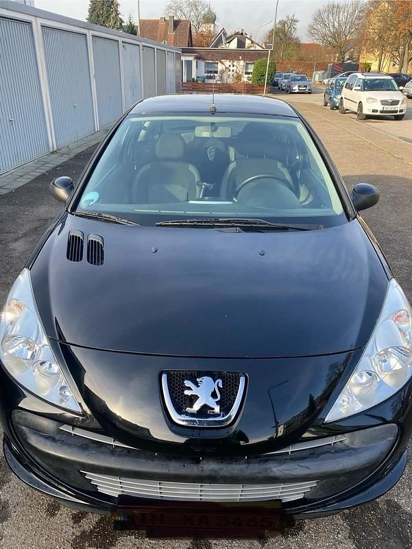 Schwarz Gebraucht 2012 Peugeot 206+ Kleinwagen | 2.800 € (Fairer Preis) - Bild 1/4