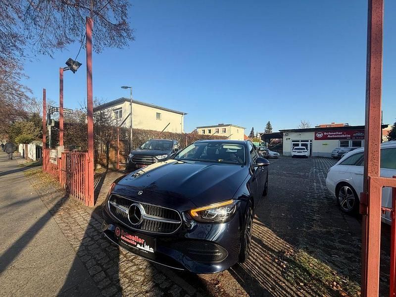 Gebraucht Mercedes C220 200 PS (147 kW) 2023 Blau Kombi