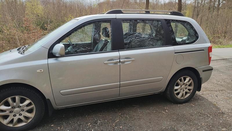 Gebraucht Kia Carnival 185 PS (136 kW) 2007 Silber Van / Kleinbus