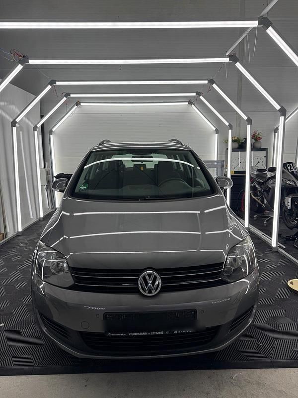 Andere farben Gebraucht 2009 VW Golf Plus Cross Van / Kleinbus | 5.200 € (Guter Preis) - Bild 1/4