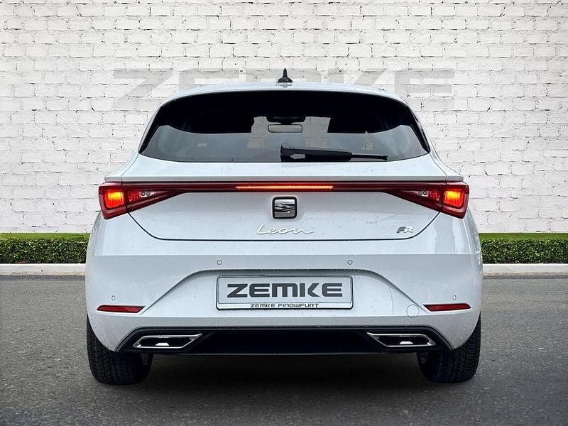 Neu Seat Leon FR 150 PS (110 kW) 2025 Weiss Limousine