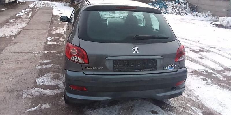 Gebraucht Peugeot 206 60 PS (44 kW) 2010 Kleinwagen