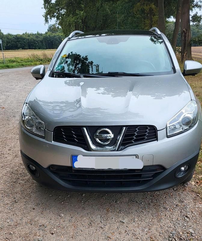 Silber Gebraucht 2013 Nissan Qashqai SUV | 7.600 € (Fairer Preis) - Bild 1/4