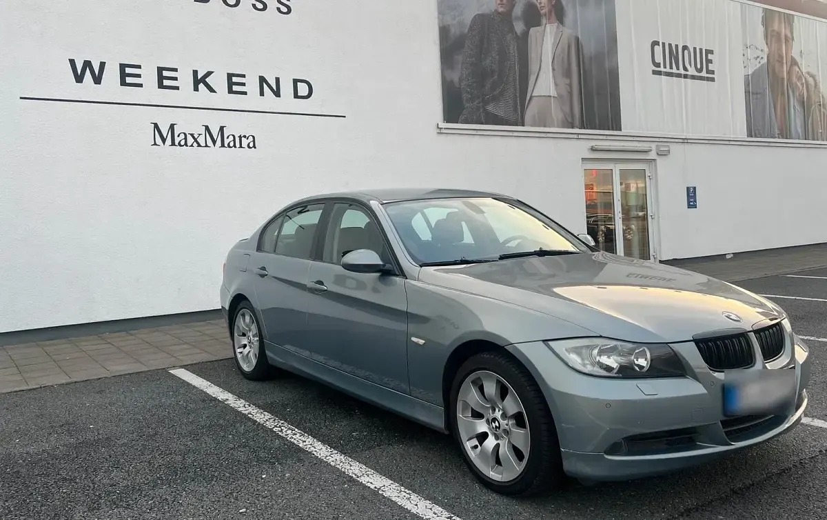 Używany BMW 320 150 KM (110 kW) 2006 Niebieski Sedan/Limuzyna