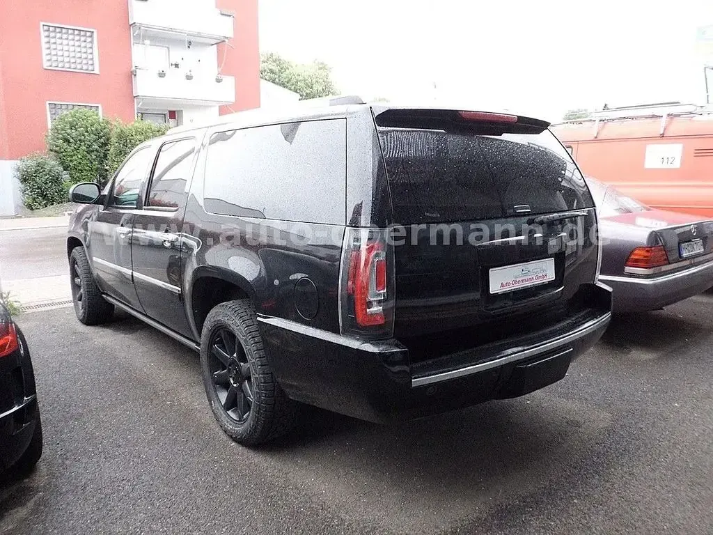 Używany GMC Yukon 409 KM (300 kW) 2012 Czarny SUV