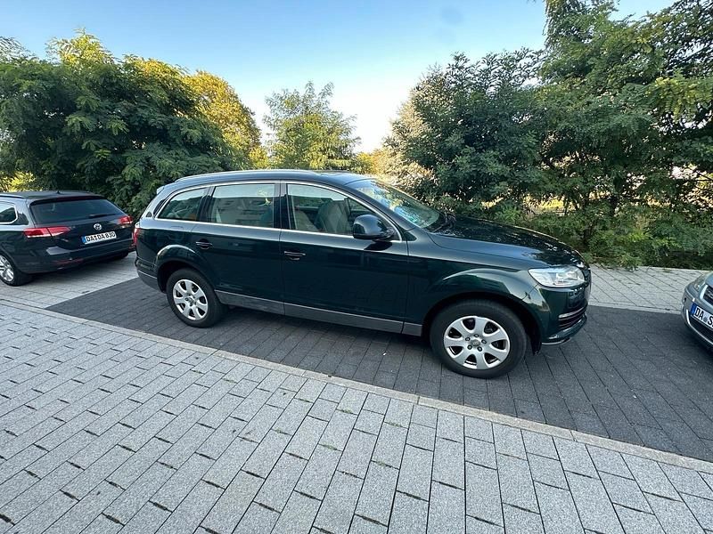 Grün Gebraucht 2008 Audi Q7 SUV | 9.500 € (Fairer Preis) - Bild 1/4